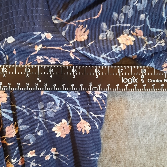 Lucky Brand Blouse Womans Medium Navy Floral Peasant Lightweight Boholemian - Picture 10 of 12